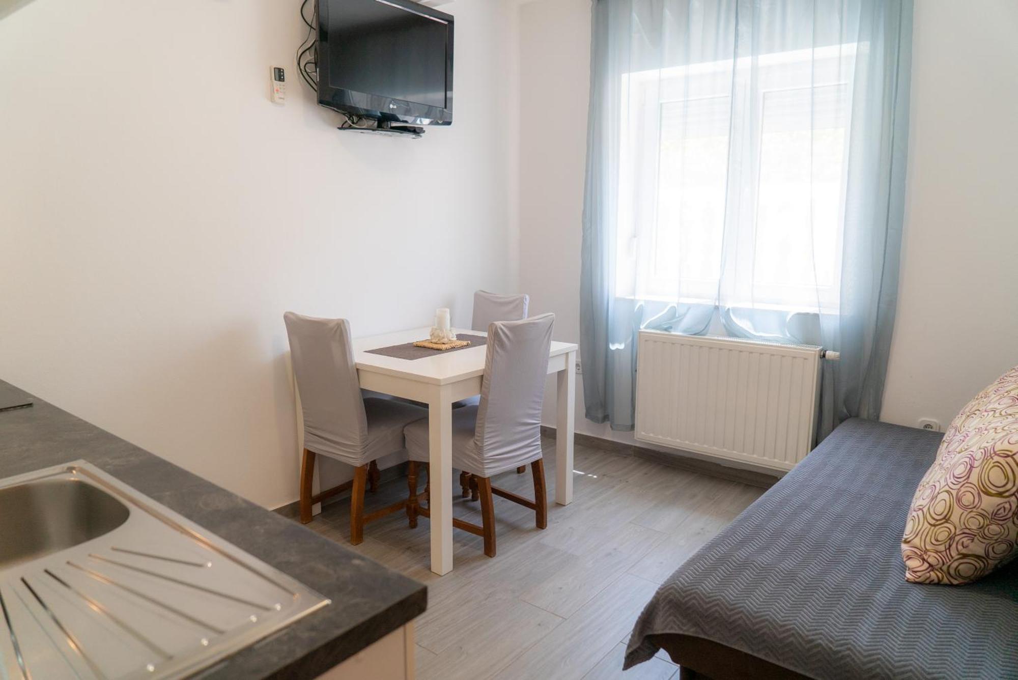 Apartments Zubcic Tisno Exterior foto