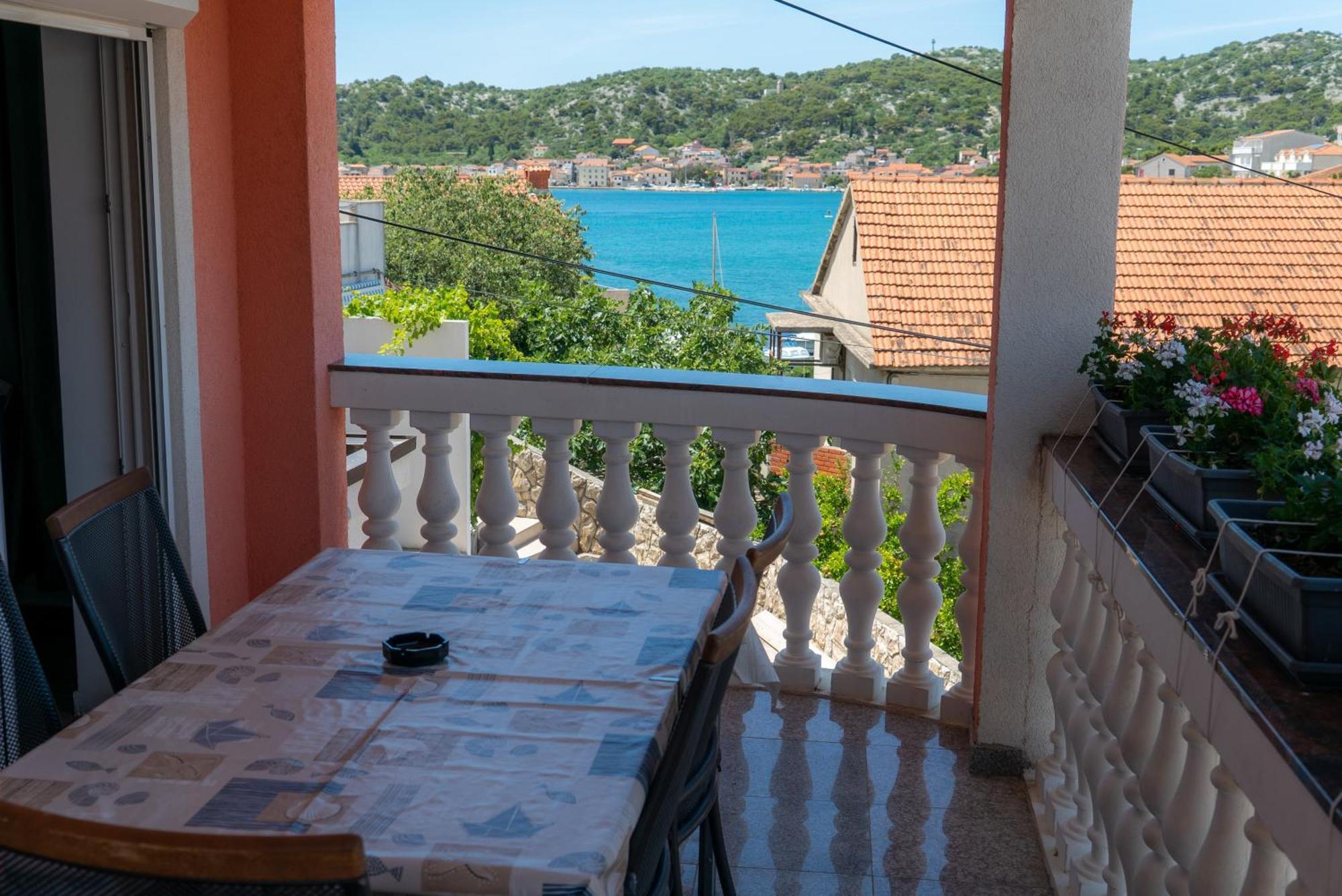 Apartments Zubcic Tisno Exterior foto