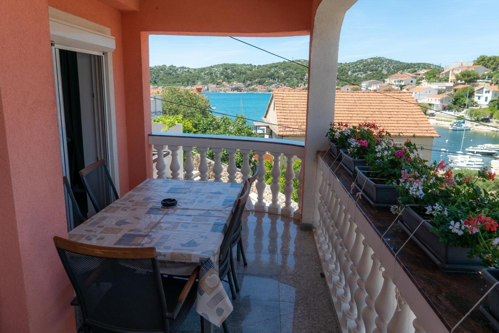 Apartments Zubcic Tisno Exterior foto